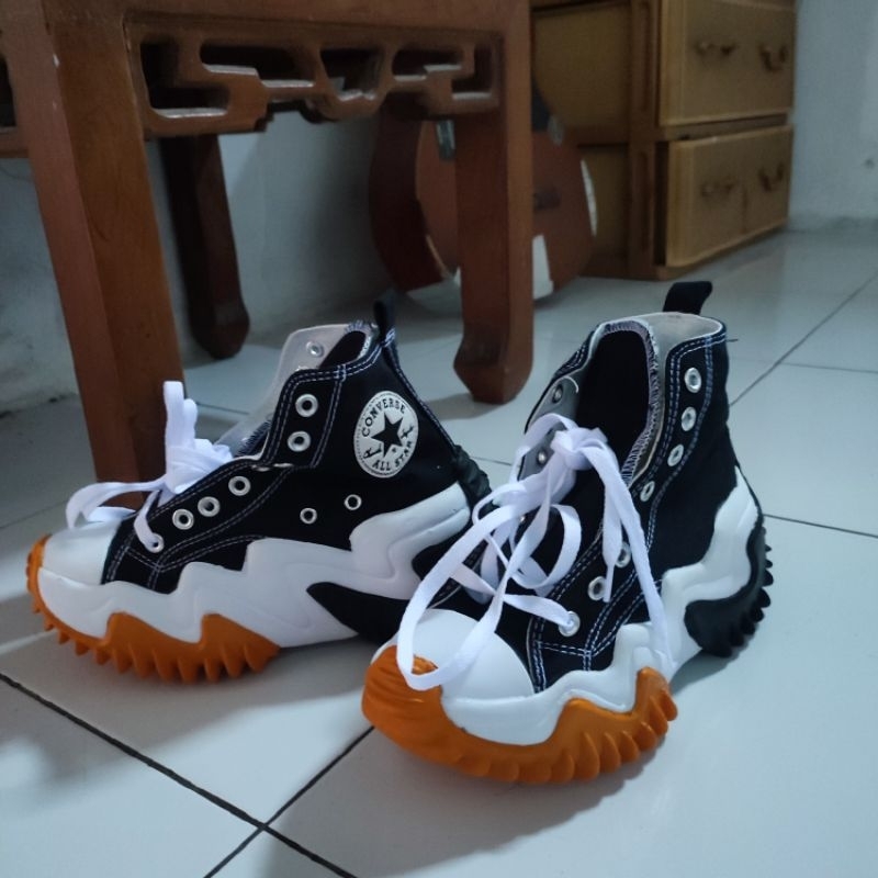 Converse run star motion