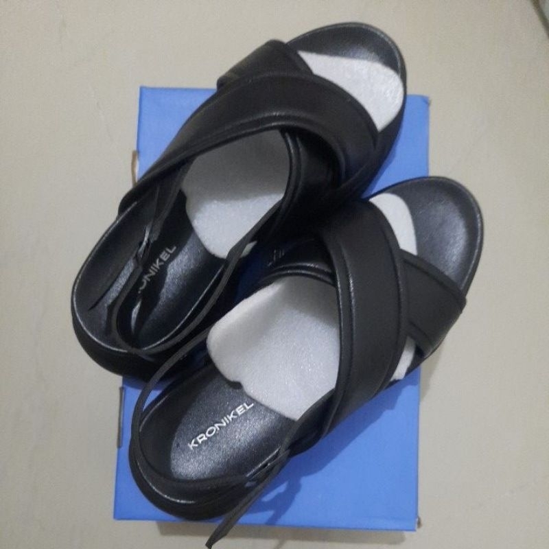 Kronikel Project - Hillary Sandal Black