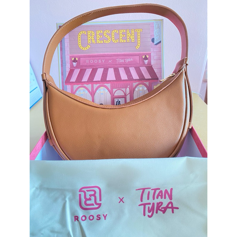 PRELOVED CRESCENT BAG TITAN TYRA X ROOSY