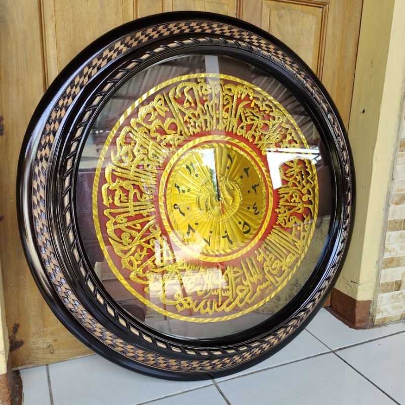 Jam dinding kaligrafi d.75cm bingkai kayu