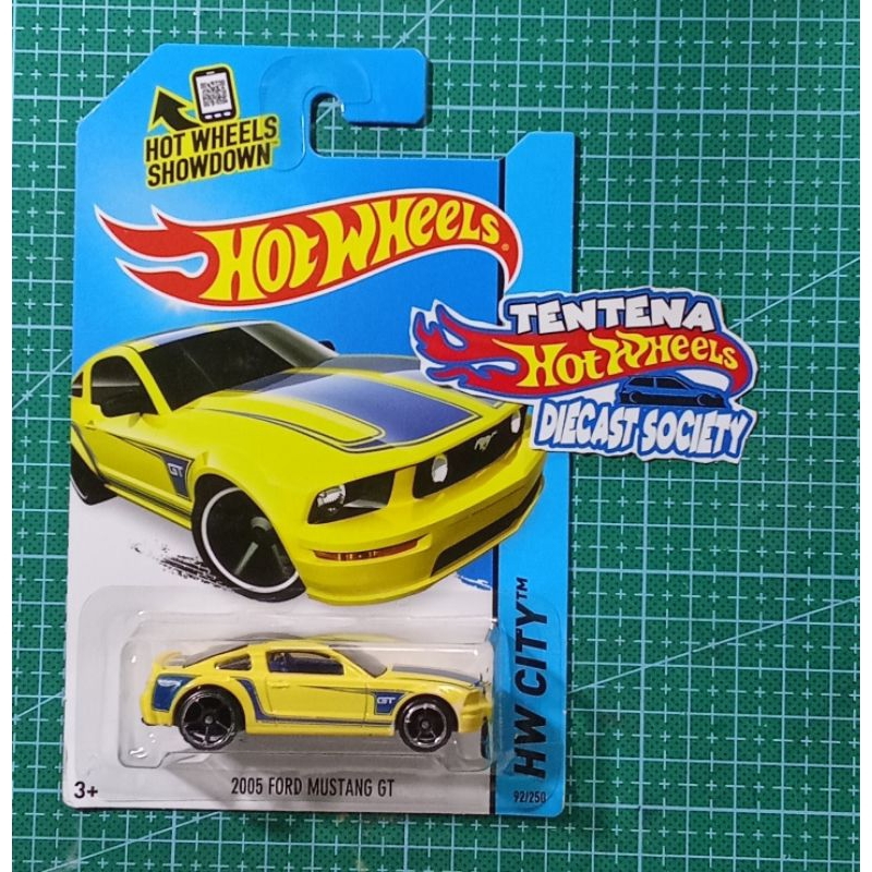 HOT WHEELS FORD MUSTANG 2005