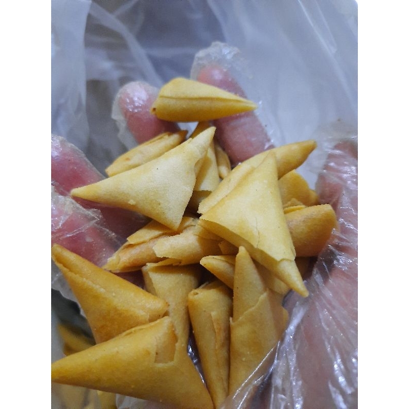 

SAMOSA ABON AYAM SPESIAL SARIKAYA