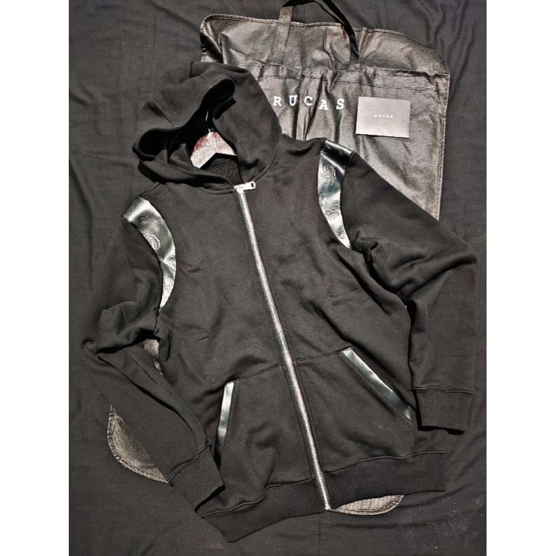 HODIE ZIPPER RUCAS X BIMO PD
