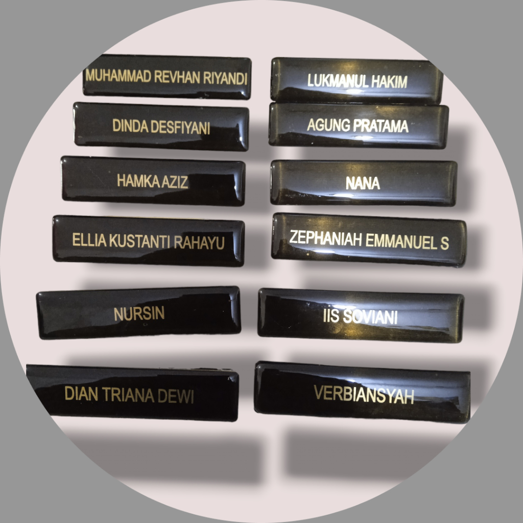 

Nama Dada Kuningan Peniti Name Tag Peniti Bahan Kuningan Papan Nama