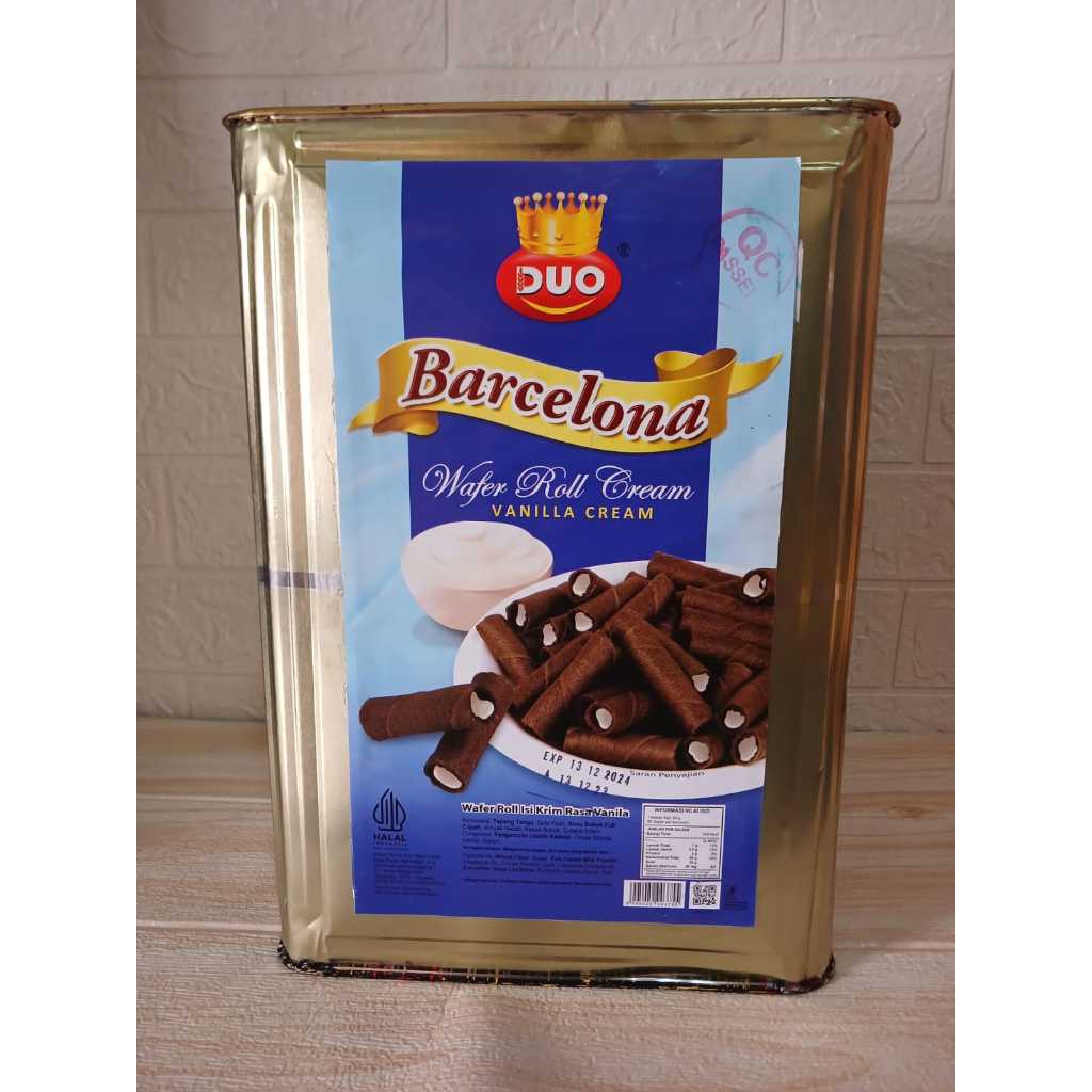 

1 Kaleng Barcelona Wafer Roll Vanilla / Astor Vanila Premium Banyak Isi 4kg