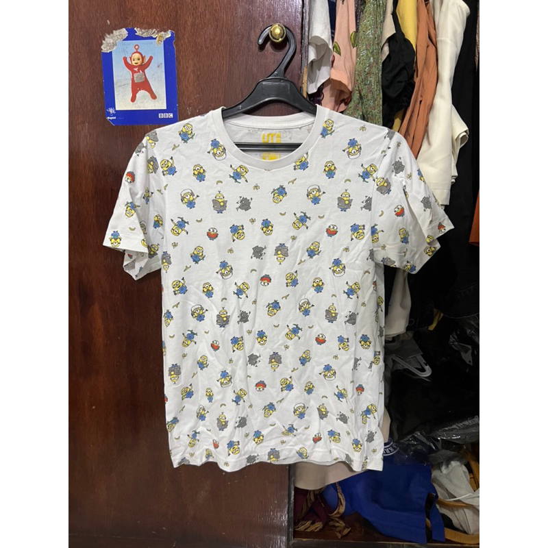 Uniqlo UT Despicable Me Minions Minion Original Ori Tshirt T shirt Kaos Branded Size S like new kaws