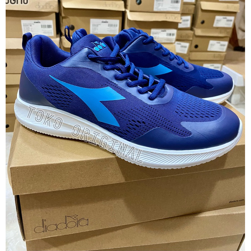 Sepatu Diadora Helios (M) warna navy Size 39,41,42,44 saja original sale