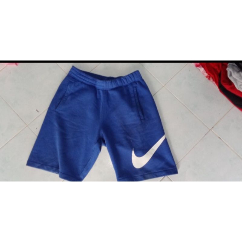 celana pendek nike