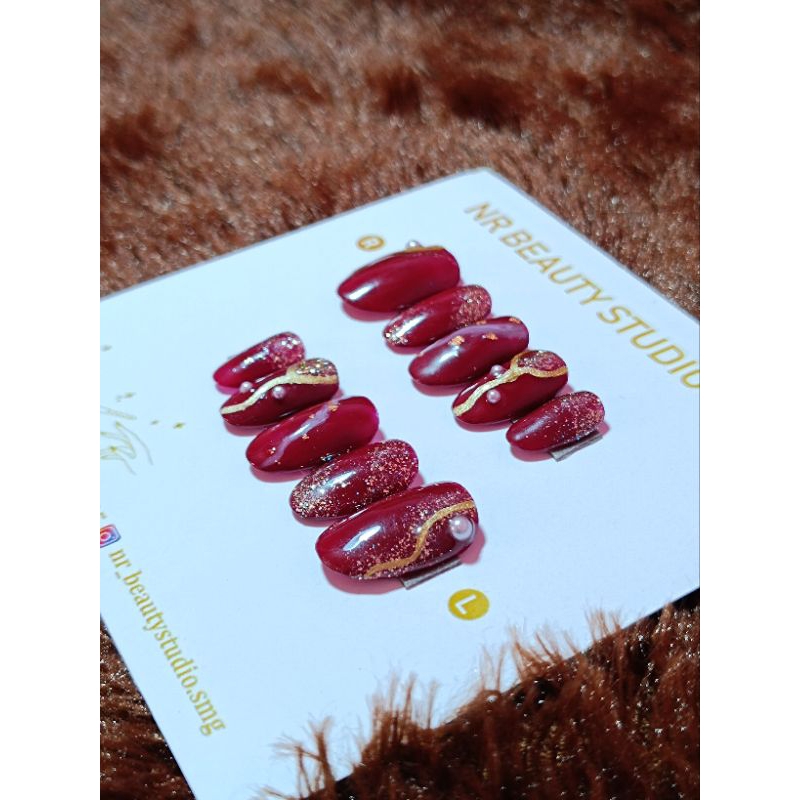 fake nails maroon edition