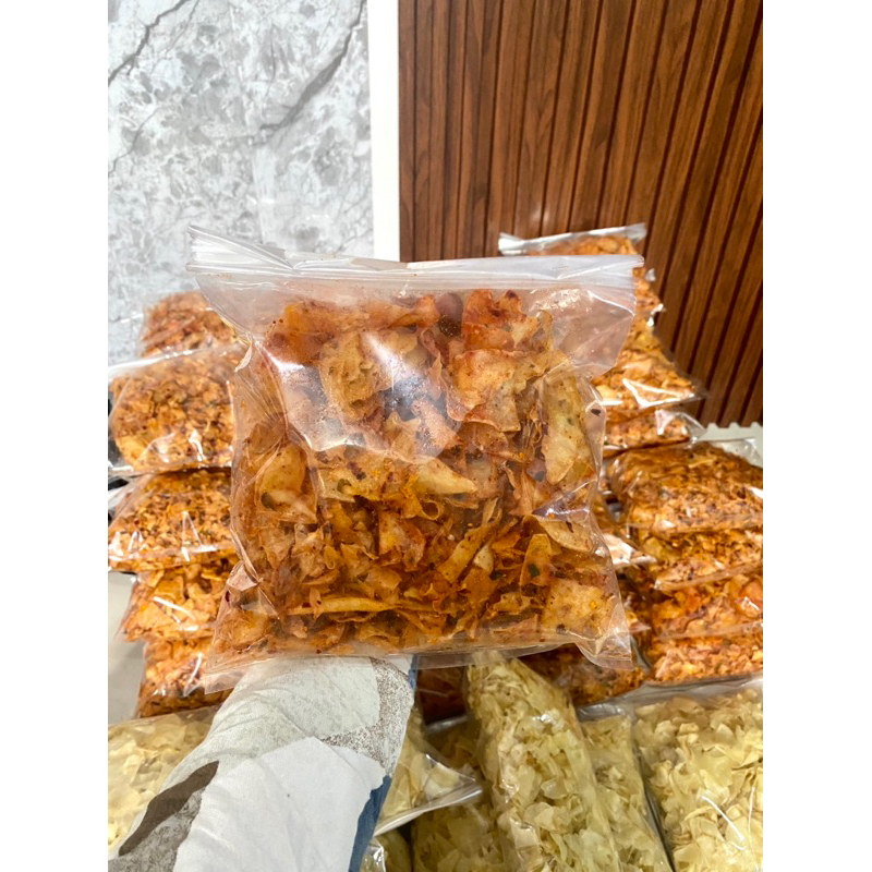 

KERIPIK SINGKONG PEDAS GURIH DAUN JERUK 250gram