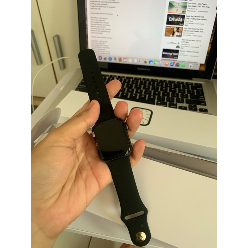 iwatch 5 second like new