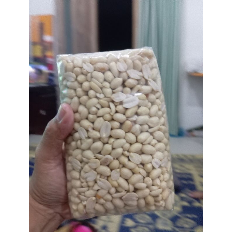 

kacang kupas premium kecil