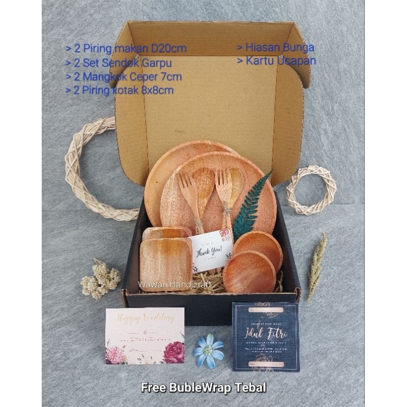 

Hampers couple set/kado/souvenir/hadia/pernikahan/free gift card/set alat makan kayu mahoni A01