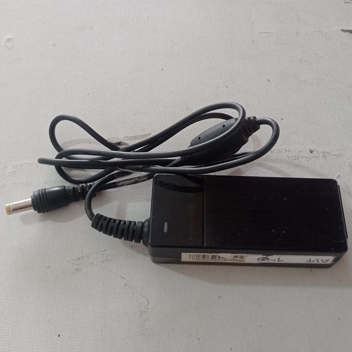 Charger Huntkey 19V 2.1A Adaptor Second Bekas HKA03619021-8C 146