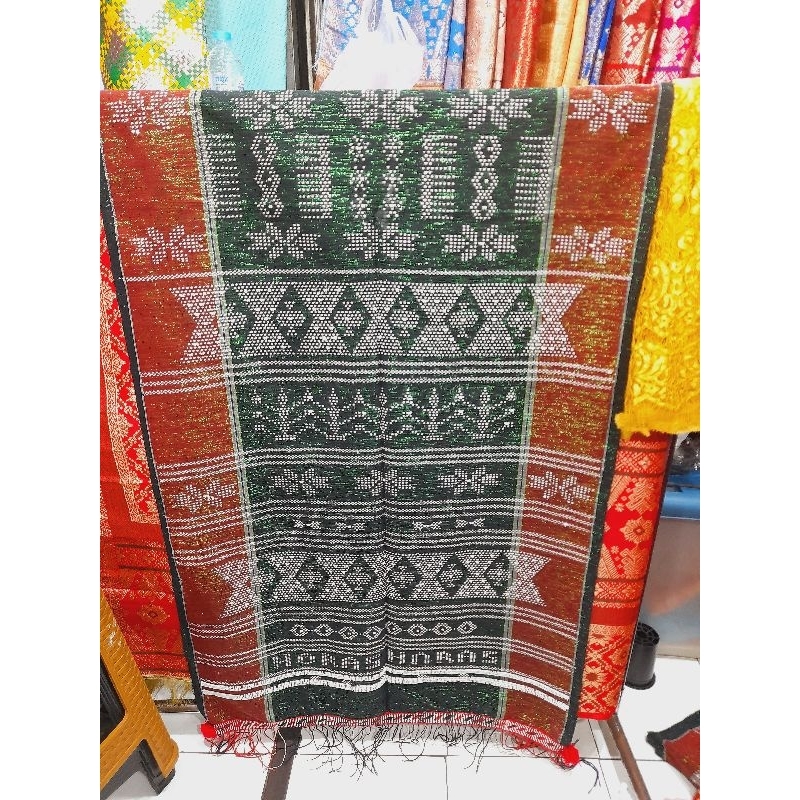 Ulos Sadum Angkola/Ulos Tulang Parboru/Ulos Tulang Hijau sisi Maroon
