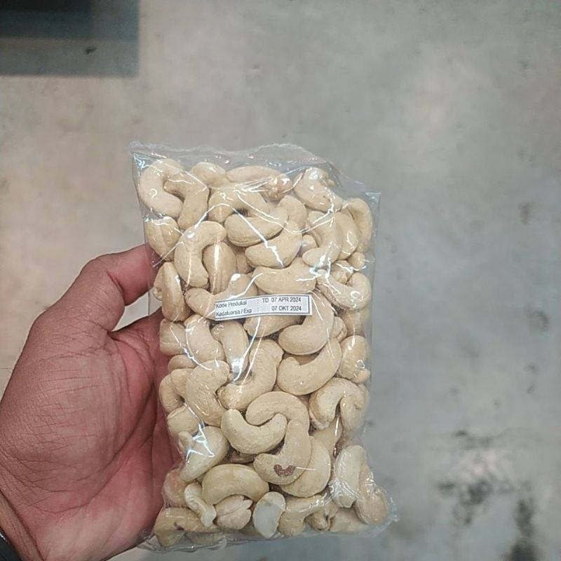 

KACANG MENTE METE MEDE KERING 250 GRAM