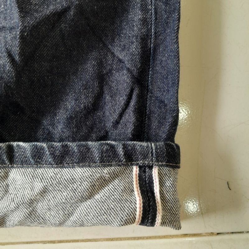 UNIQLO SELVEDGE JEANS SECOND