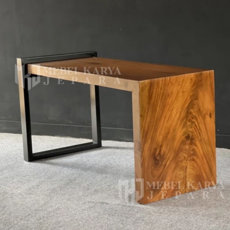 Meja Kerja Minimalis Kayu Trembesi Kaki Besi
