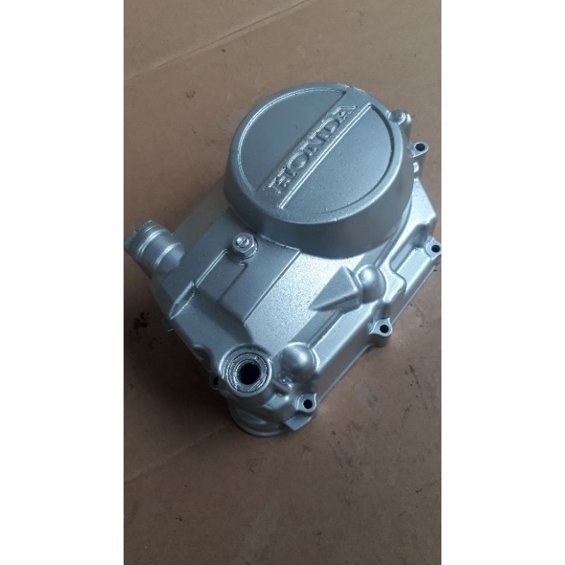 BLOCK OLI MESIN UNTUK MOTOR HONDA SUPRA X 110 /  HONDA SUPRA FIT LAMA ORIGINAL..