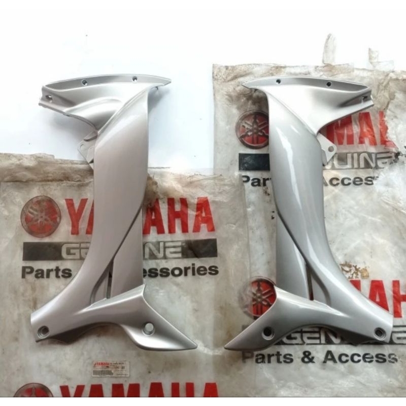 sayap dalam jupiter z 5TP jupiter z burhan original warna silver kanan kiri 5TP-F8395-00-P3 & 5TP-F8