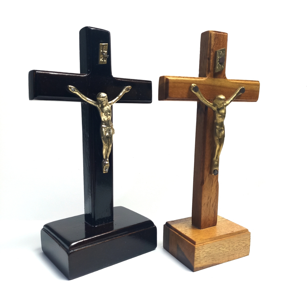 Salib Duduk 15 cm Korpus Kuningan/Salib Duduk Tuhan Yesus/Aneka Salib Duduk Katolik