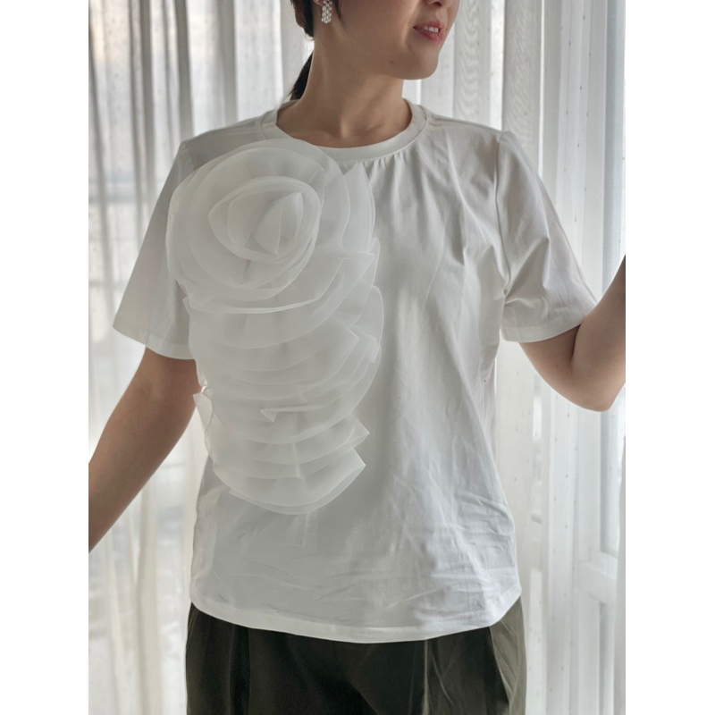 Nineties Studio - Kaos Bunga Mawar Organza