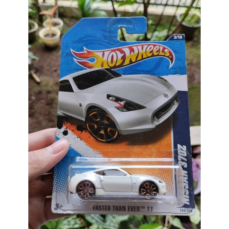 Hotwheels Nissan 370Z FASTER THAN EVER