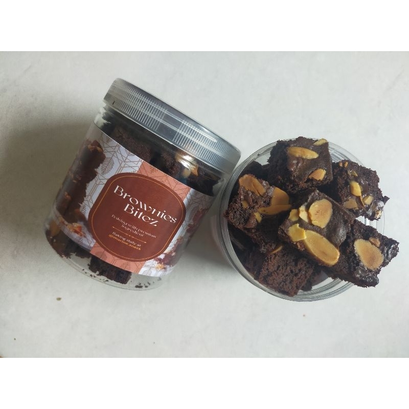 

Browniez Bitez Uenakkk Dan Viral Dengan Penjualan offline hingga ratusan tiap bulan