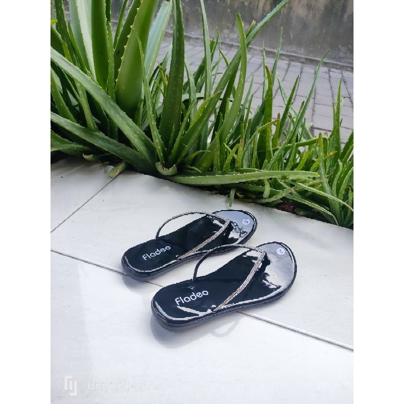 sandal Flat Fladeo