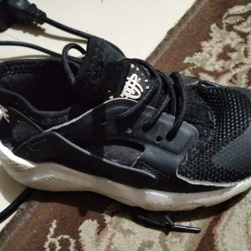 sepatu bekas Nike anak