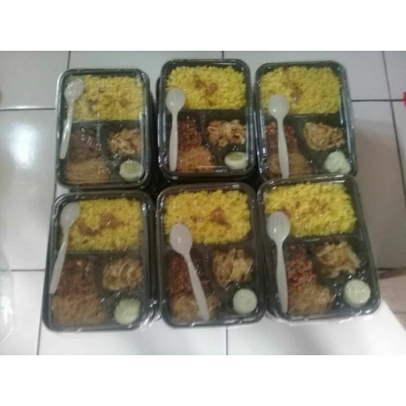 

Nasi Kuning, Mama Fakhira