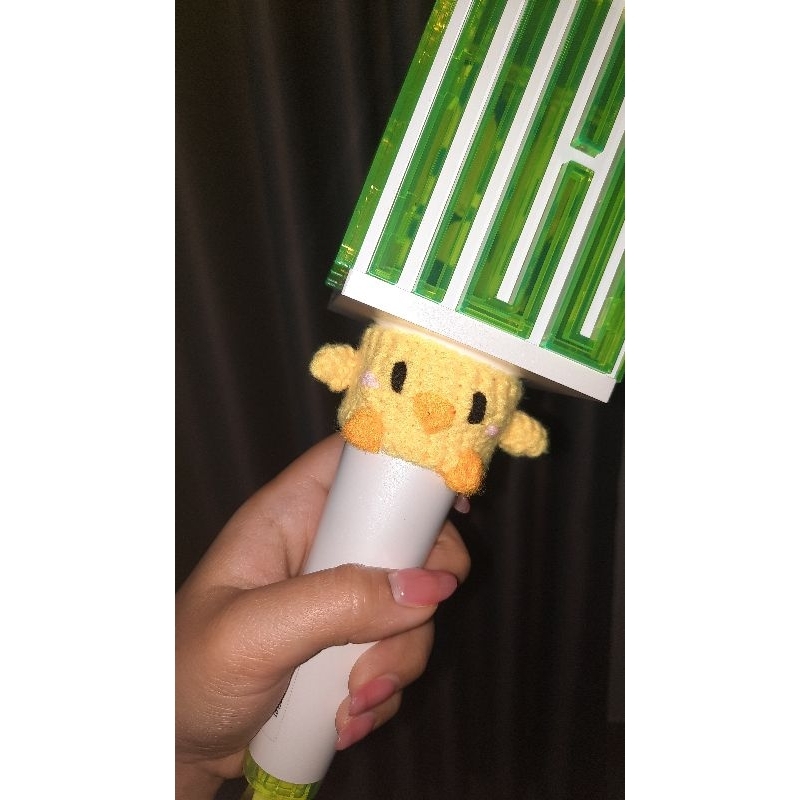 [CUSTOMISABLE] SLEEVE LIGHTSTICK (NCT/EXO/TXT/ENHYPEN, ETC) CROCHET DECO