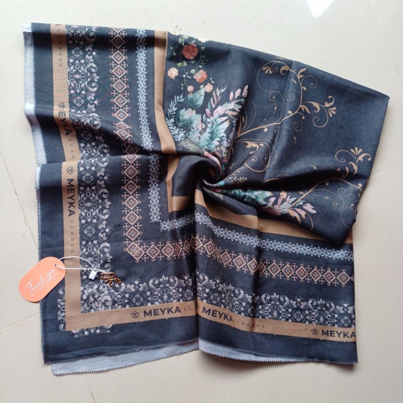 hijab meyka segiempat motif