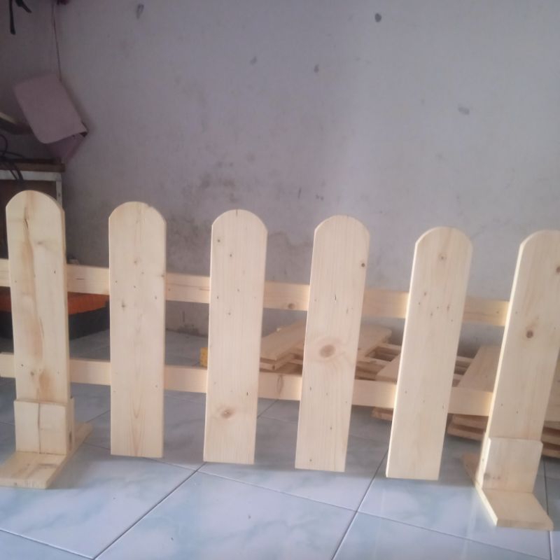 pagar kayu untuk playground