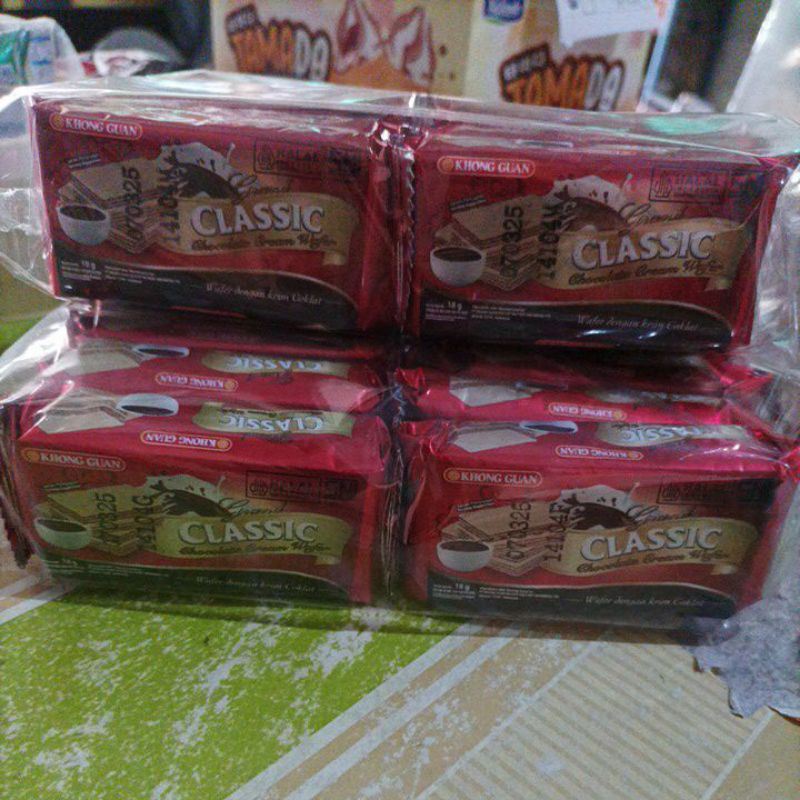 

Khong Guan Classic Wafer Cokelat @18gr isi 10pc