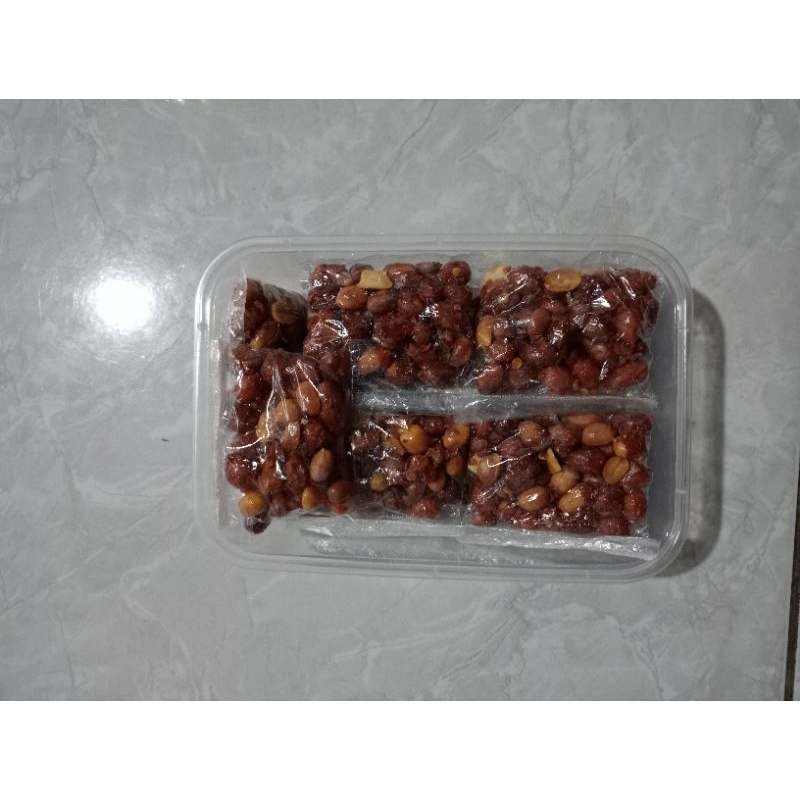 

KACANG BALADO PEDAS MANIS(1 box isi 15 pcs)