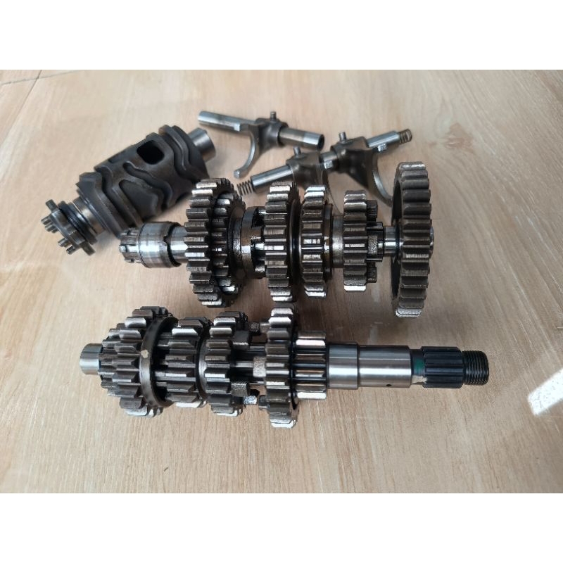 GIGI RASIO KAWASAKI BAJAJ PULSAR NS200 ORIGINAL GEARBOX GIGI RATIO GIGI TRANSMISI BAJAJ NS200 ORI