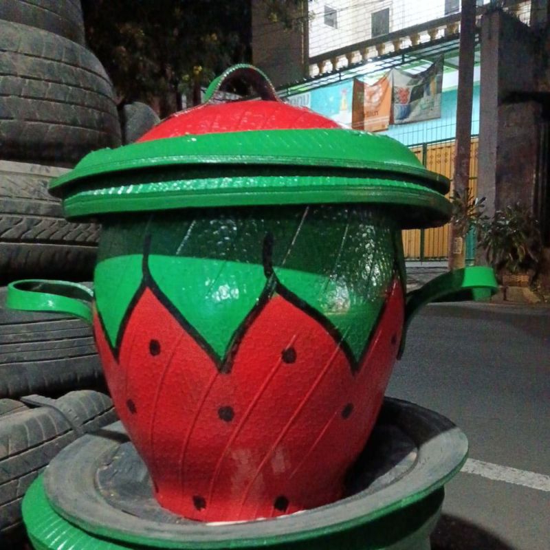 Tempat sampah strawberry Imut lucu menggemaskan