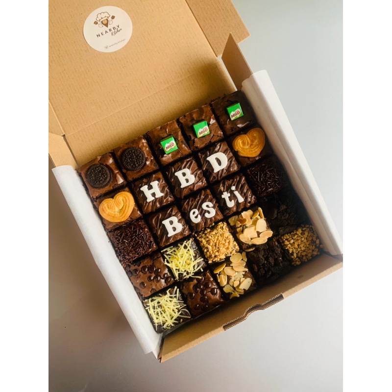 

BROWNIES BOX CUSTOM 20x20