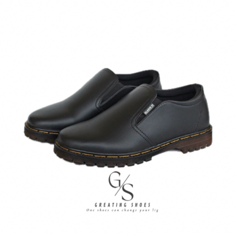 Docmart Sepatu pria kasual hitam slip on