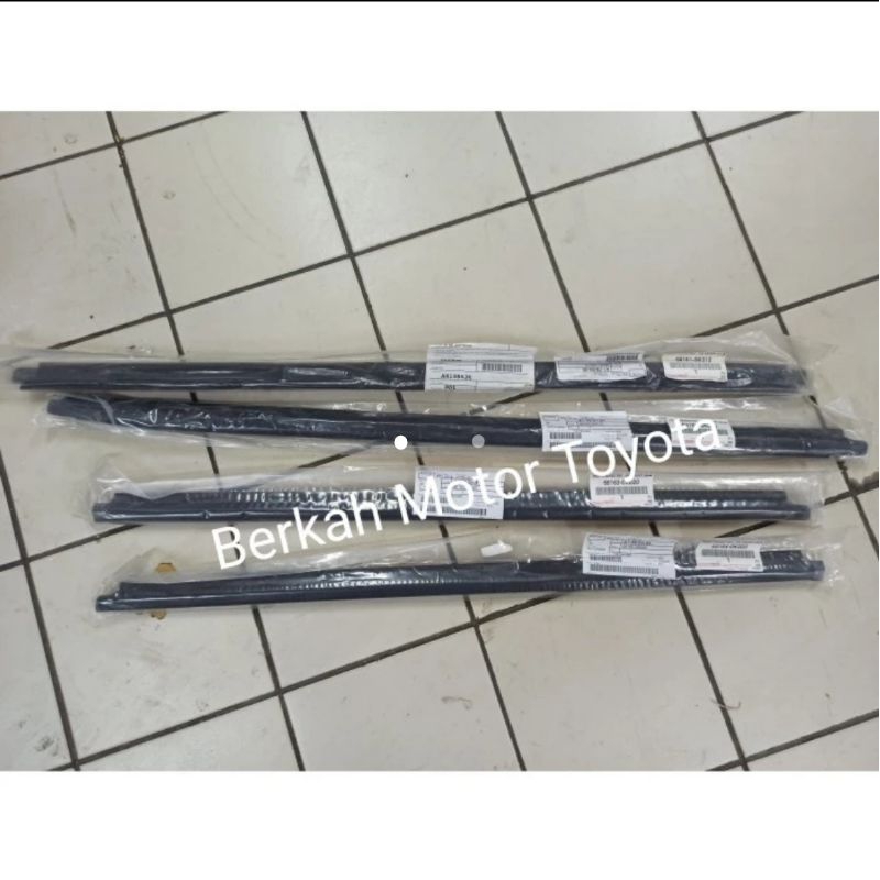 Pelipit Kaca Pintu Luar Fortuner 1set 2008 2009 2010 2011 2012 2013 2014 2015 Original