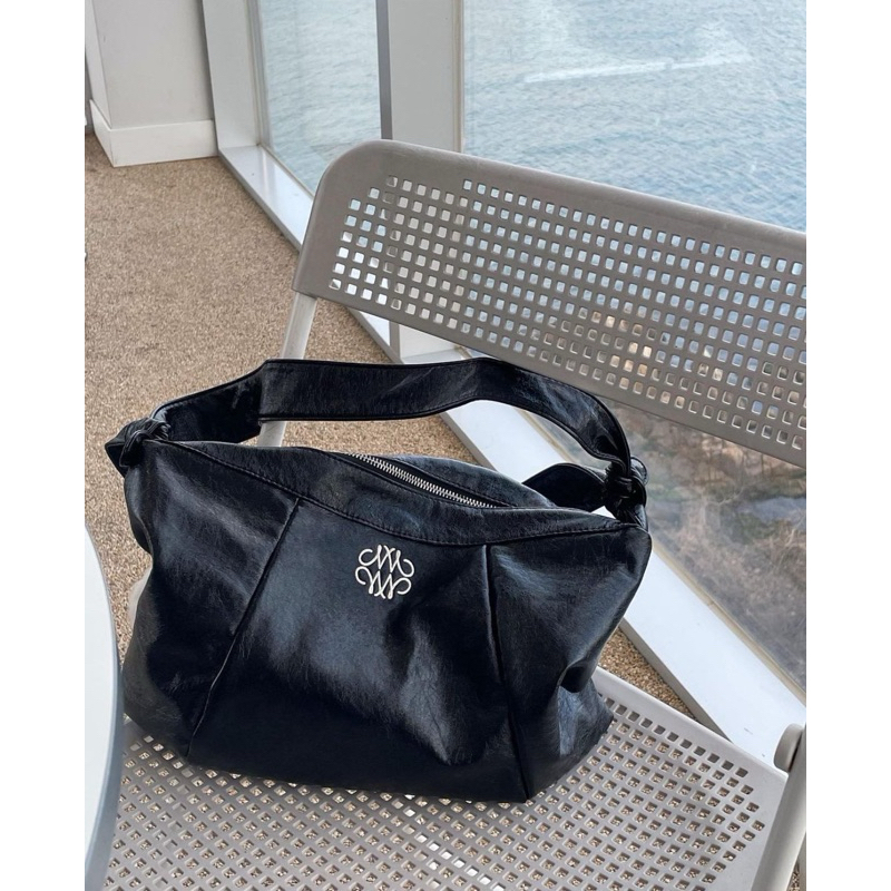 nick & nicole square shoulder bag