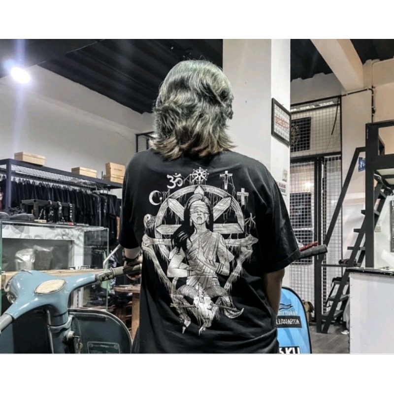 Kaos Fluralisme Pembunuh Baphomet Warna Hitam