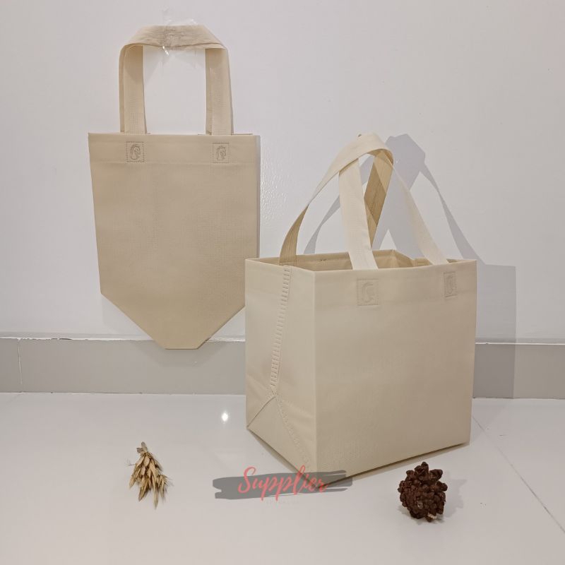 

tas spunbond goodiebag box snack ukuran 20x15x20