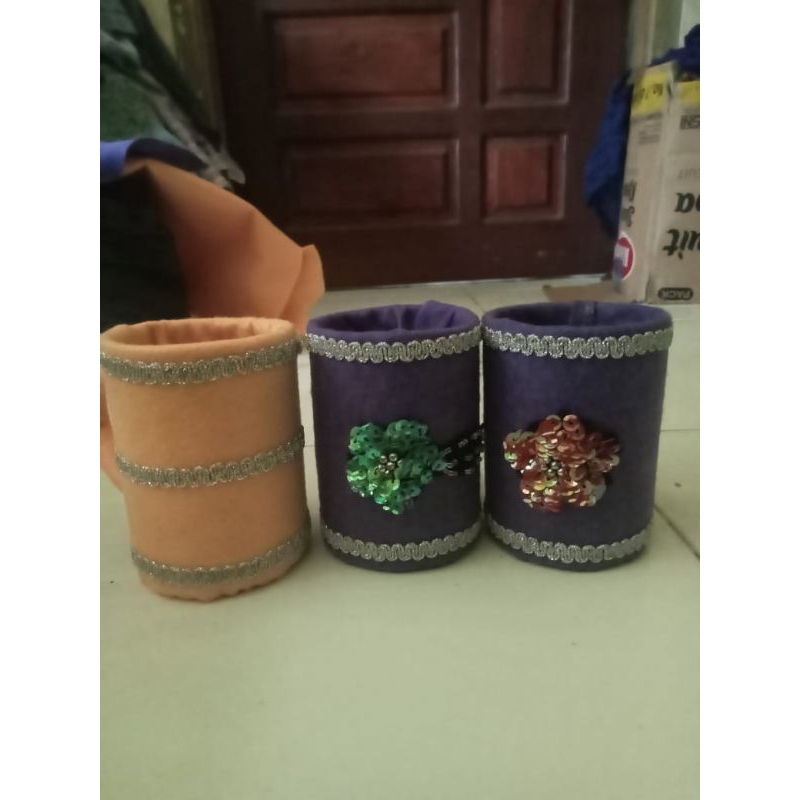 

tempat pulpen, atau tempat kosmetik