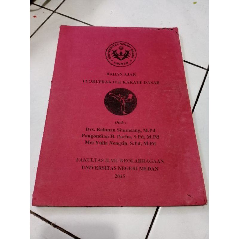 Buku Teori/Praktek Karate Dasar