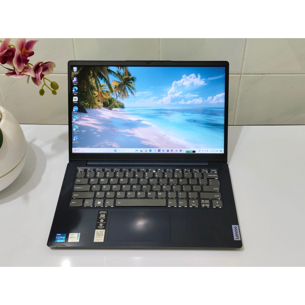 Lenovo ideapad Slim 3 intel Core i5 gen 11 intel iris Slim premium laptop