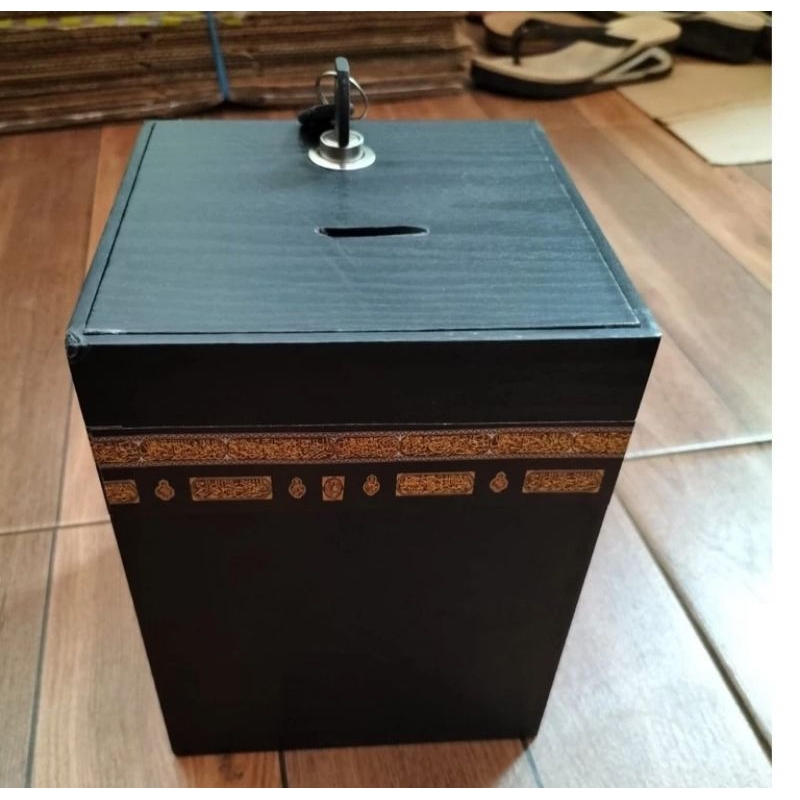 Celengan Ka'bah Kecil Dan Besar Celengan Ka'bah Oleh Oleh Umroh