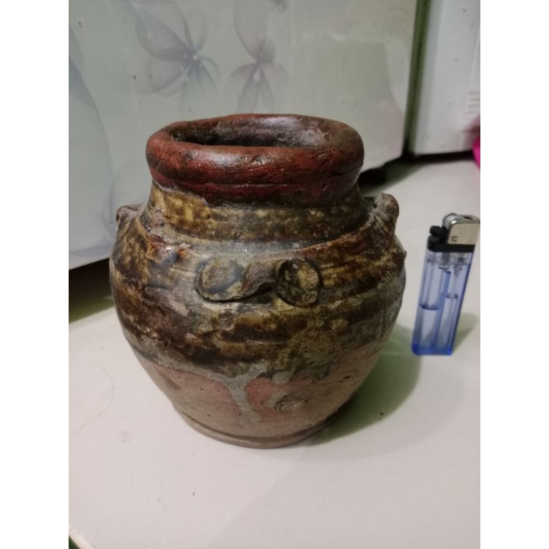 Guci kuno china dinasti song temuan sungai Mahakam.Guci antik keramik