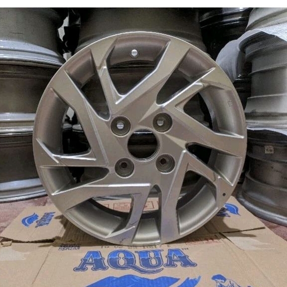 Velg Original/OEM Avanza Veloz R15